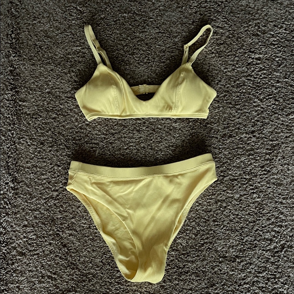 Roxy soft yellow ribbed Bikini Set.